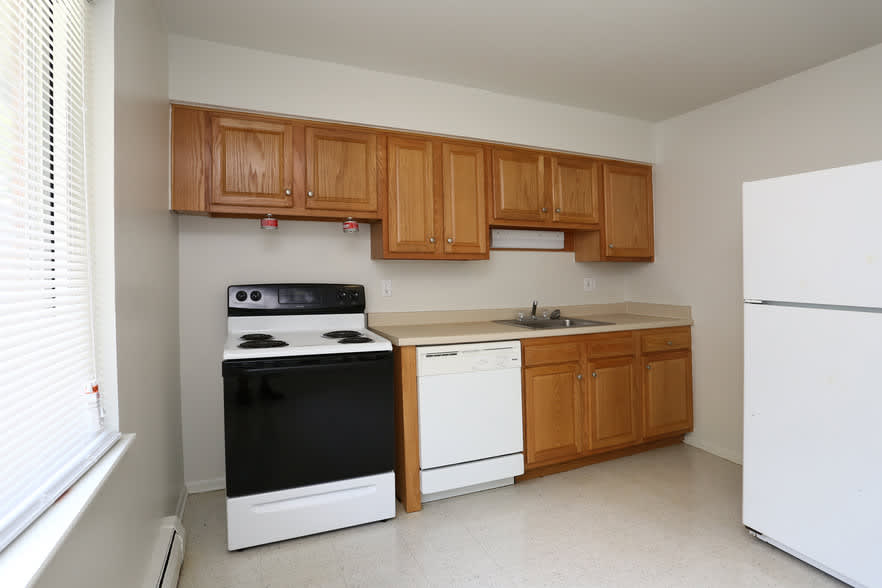 Oakland Gardens Apartments – photo 5