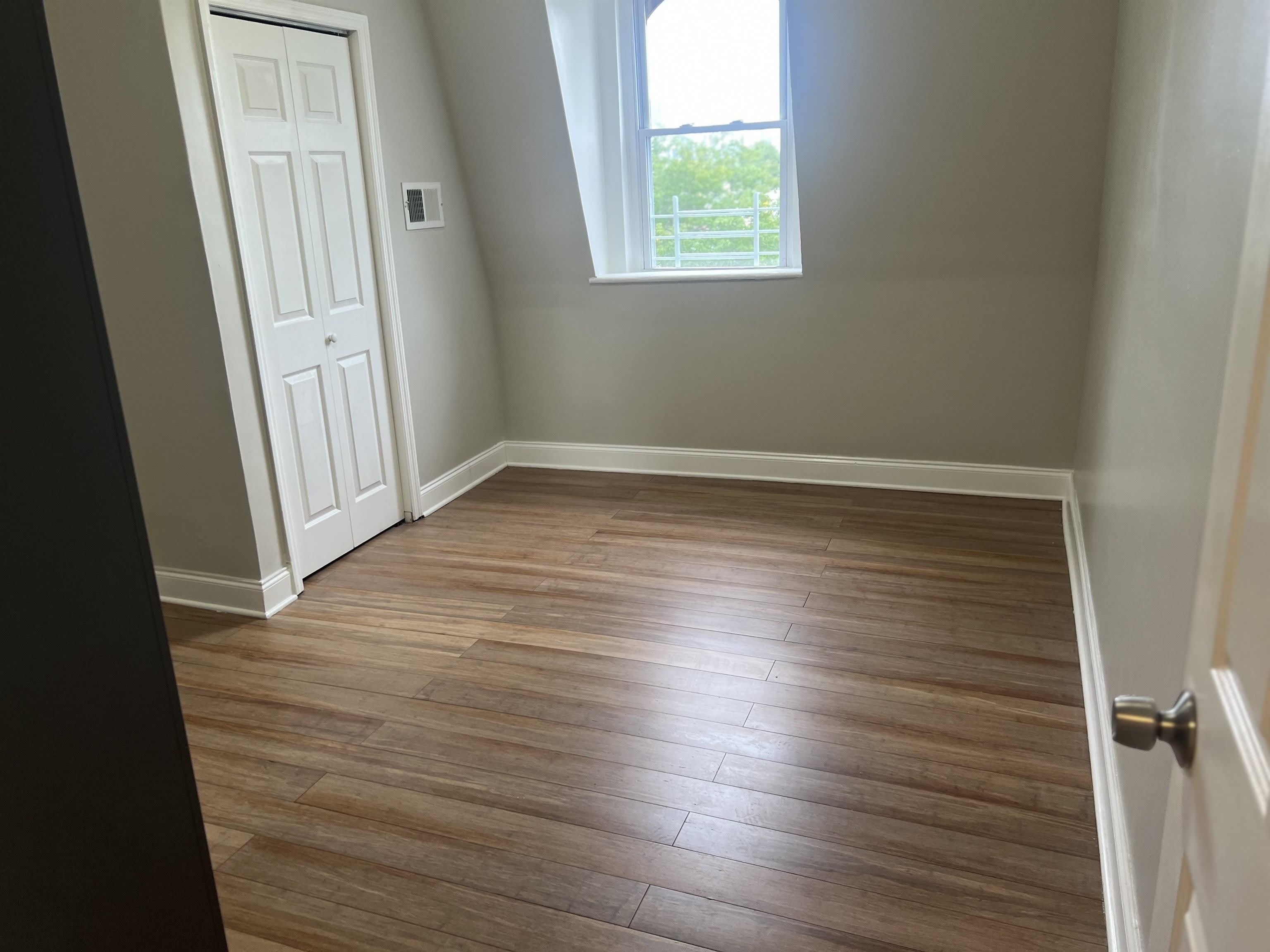 113 Belmont Ave – photo 5