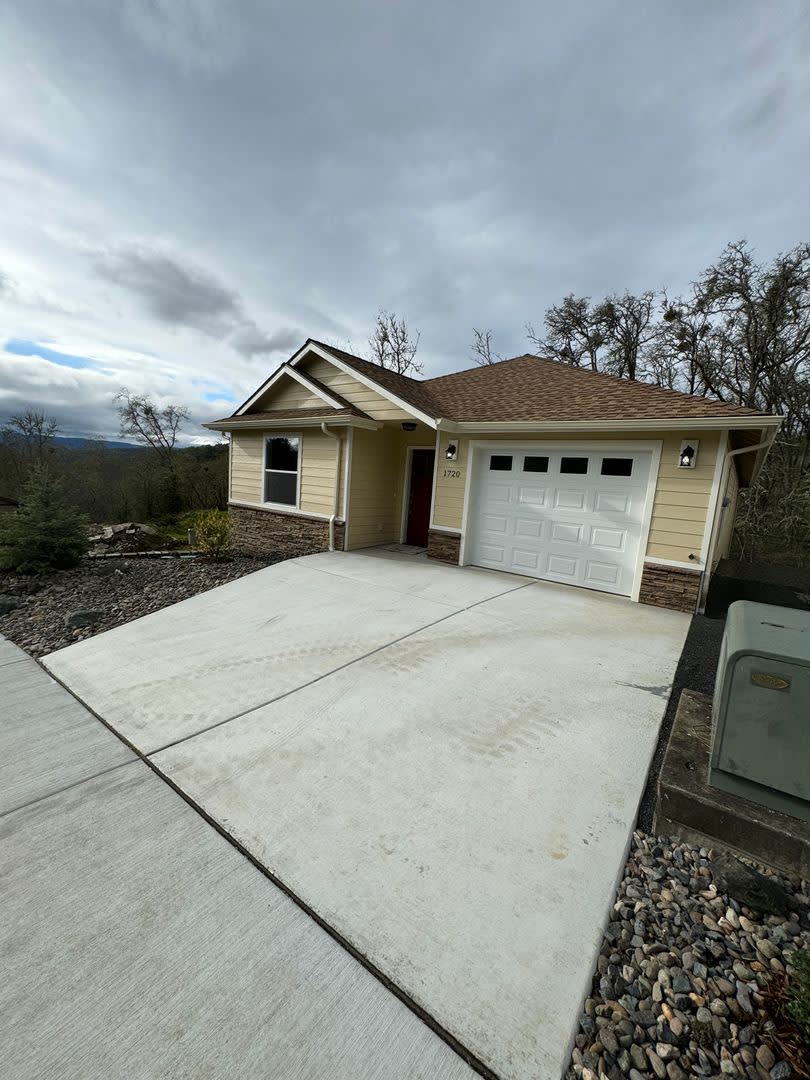 Newer 2 bedroom 2 bath home with office in 55+ Community – photo 2
