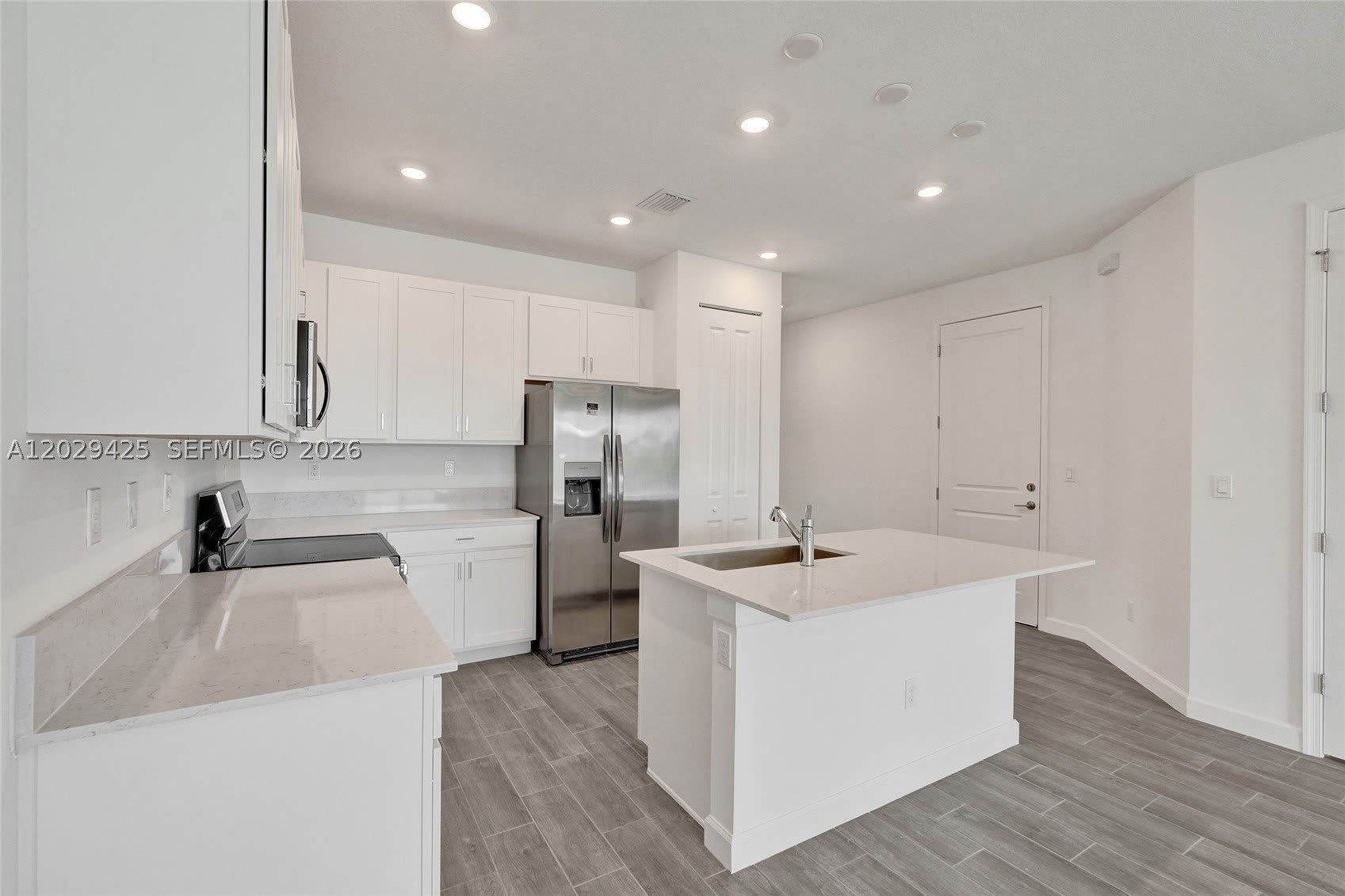 3777 Harborside Ave – photo 5
