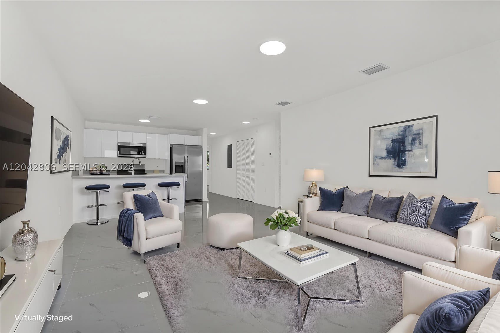 2729 Nw 44 St – photo 2