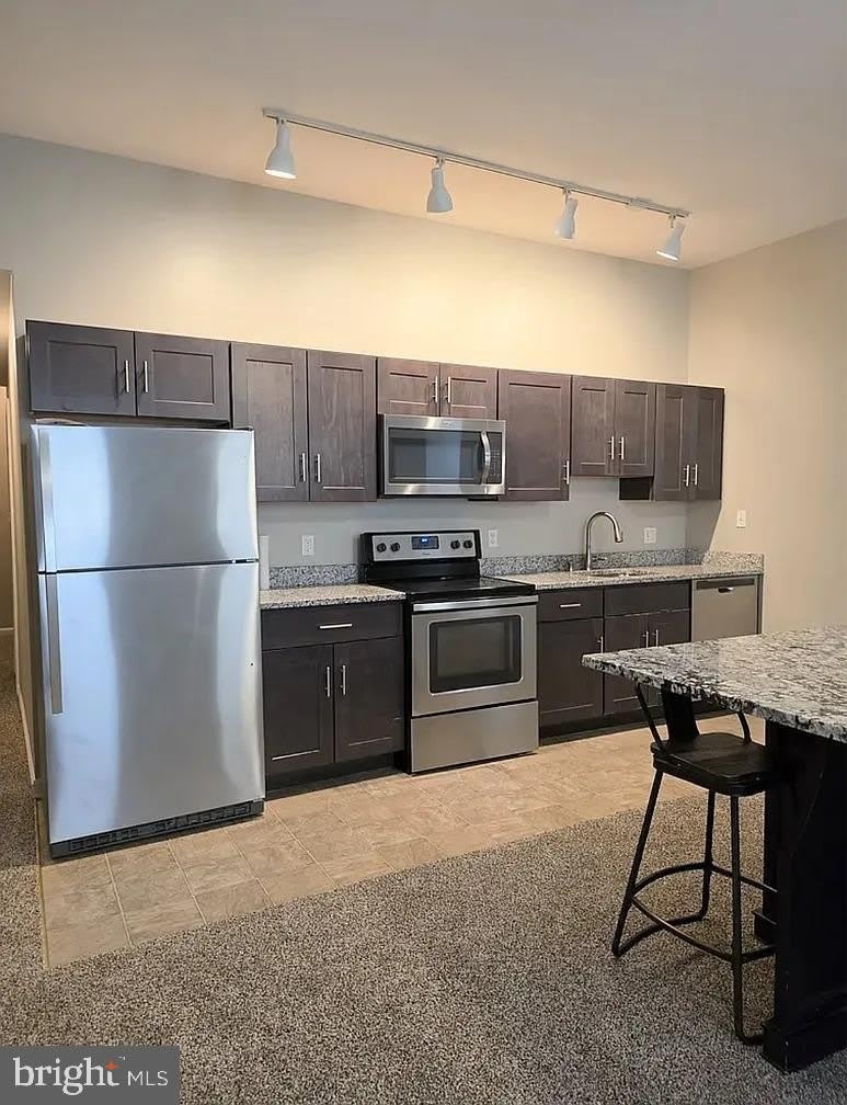 2128 FLEET Street – photo 1