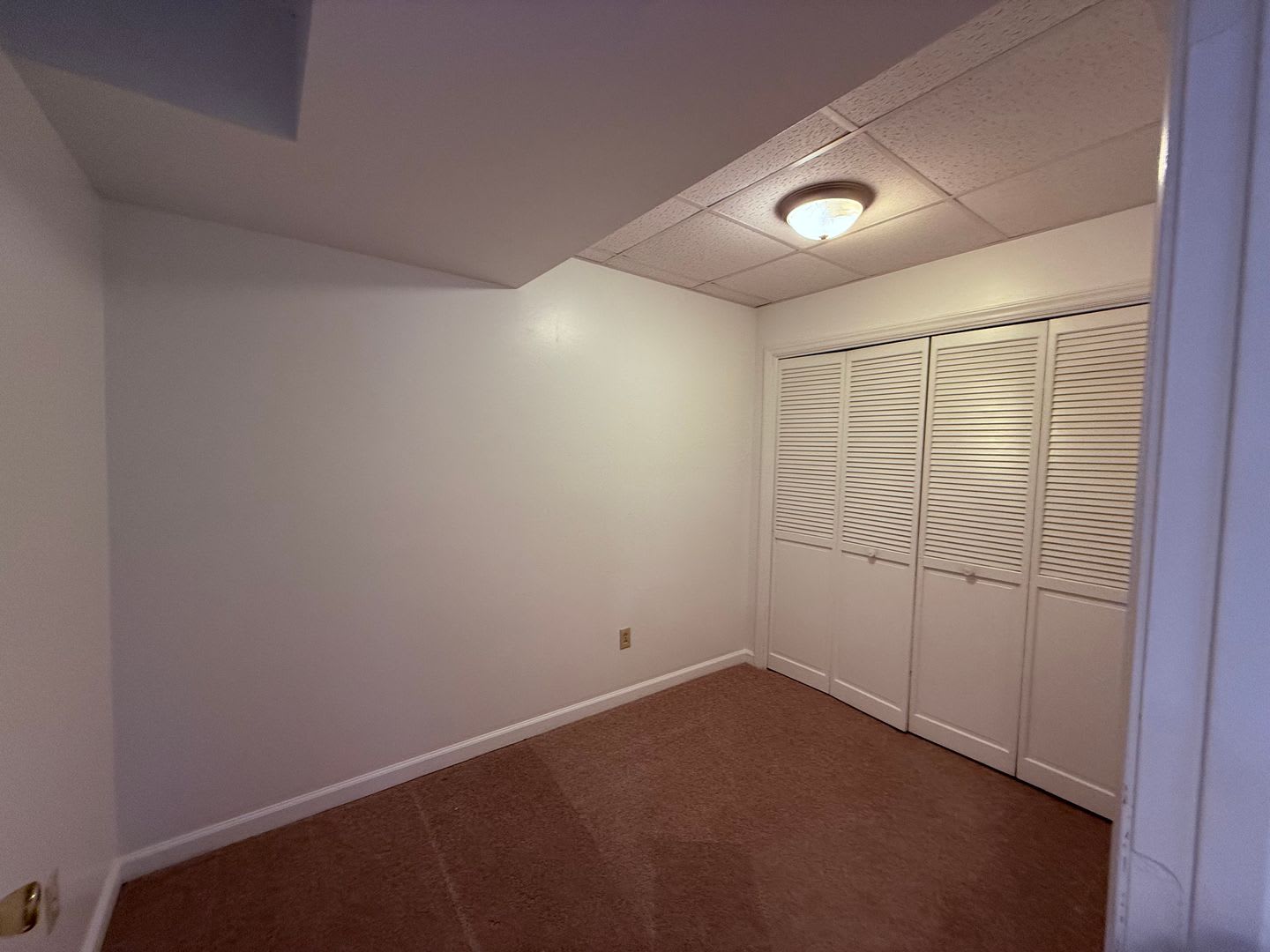4 Bedroom, 2 Bathroom House – photo 5