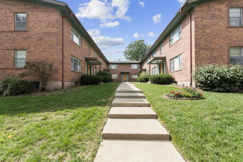 4104 Clark Ave – photo 2