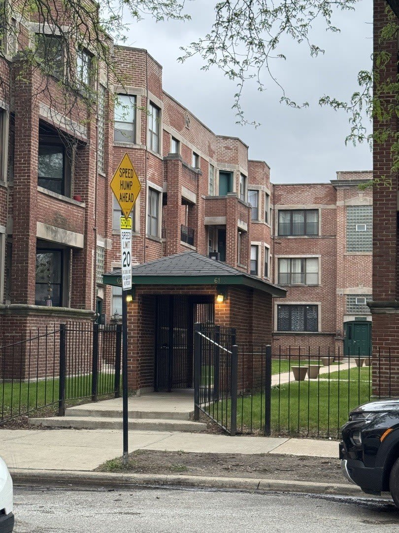 6108 S Dorchester Avenue – photo 4