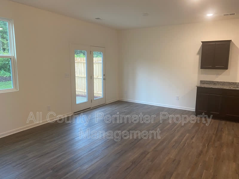 1117 Union Pacific Way – photo 4