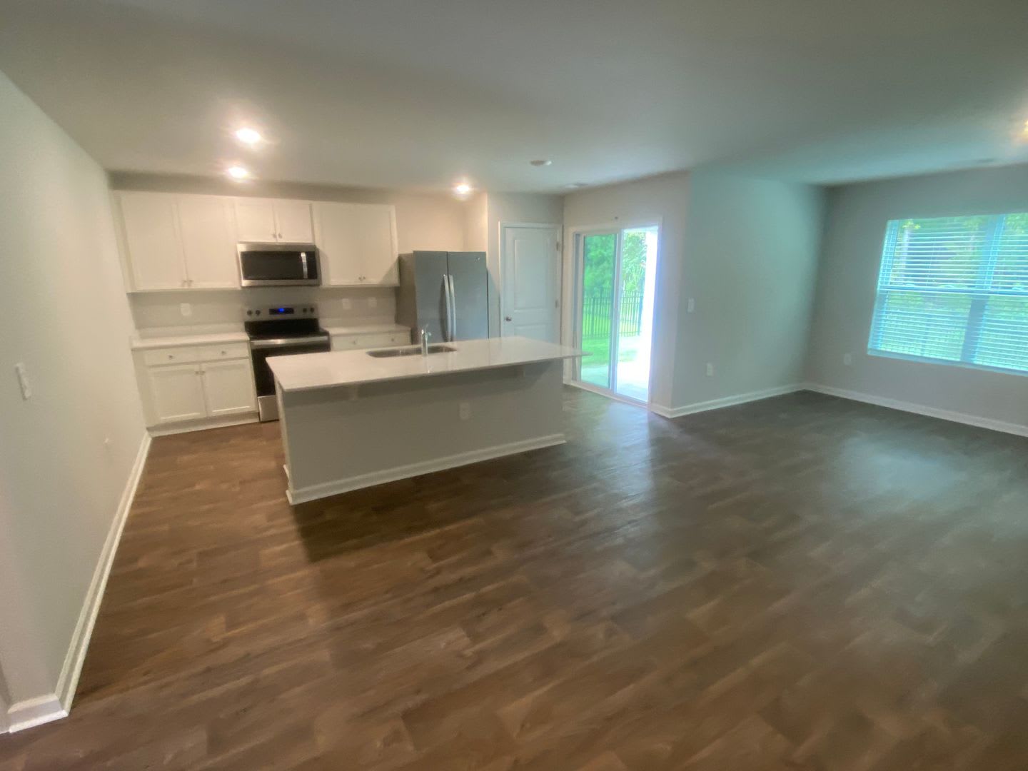 Available Now Introducing This Beautiful 3 Bed 2 Bath Home Located In The Windsong Ii S D In Rincon Ga – photo 3