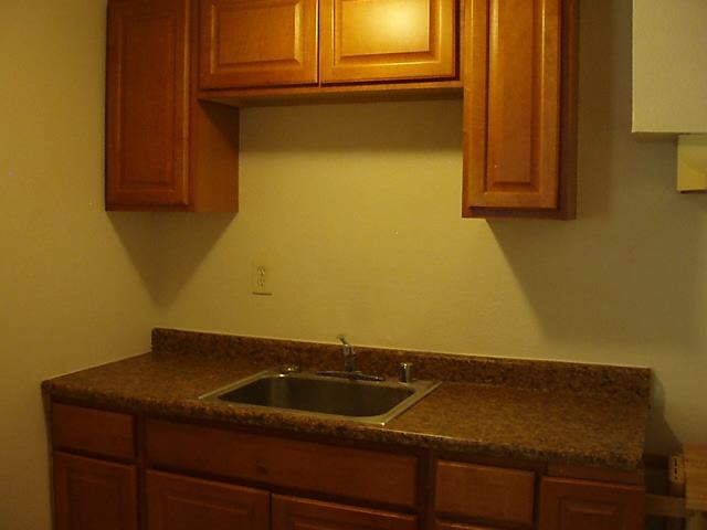 1142 1 2 20Th St – photo 2