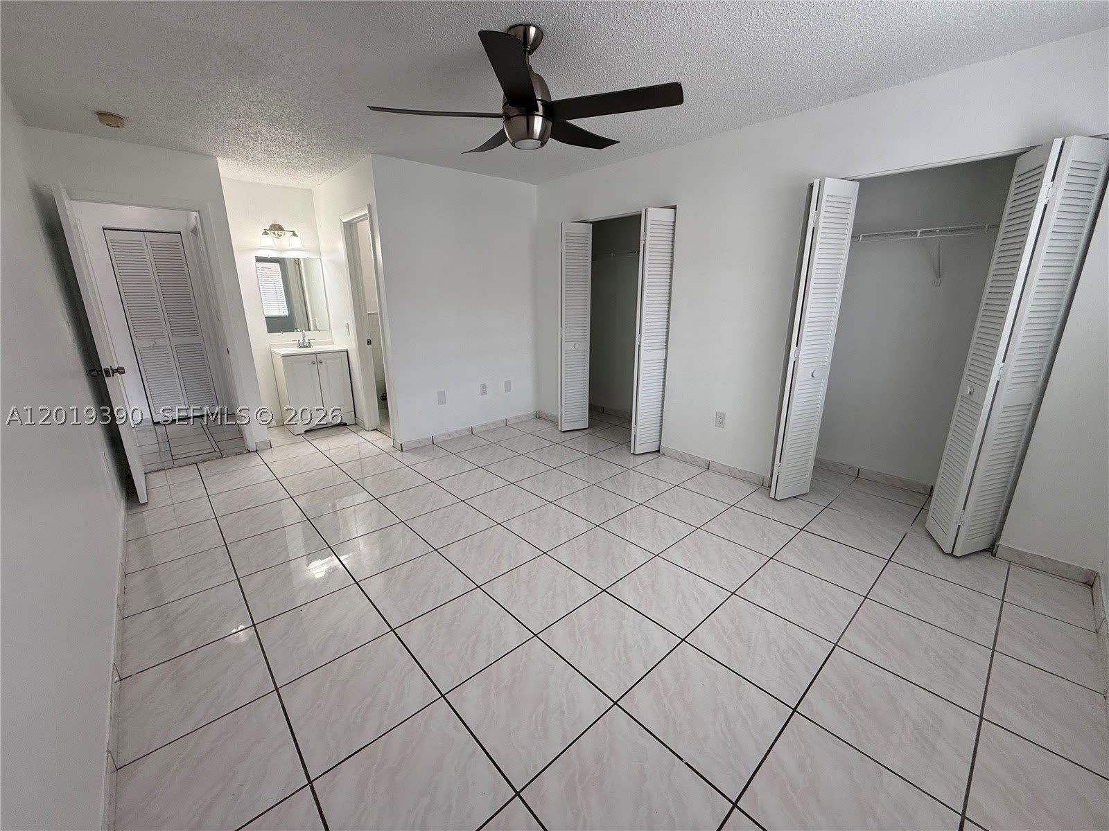 10101 W Okeechobee Rd – photo 2