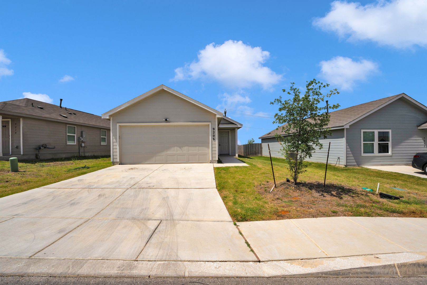 Beautiful Rental Home Located Near 410 And Old Pearsall Rd – photo 2