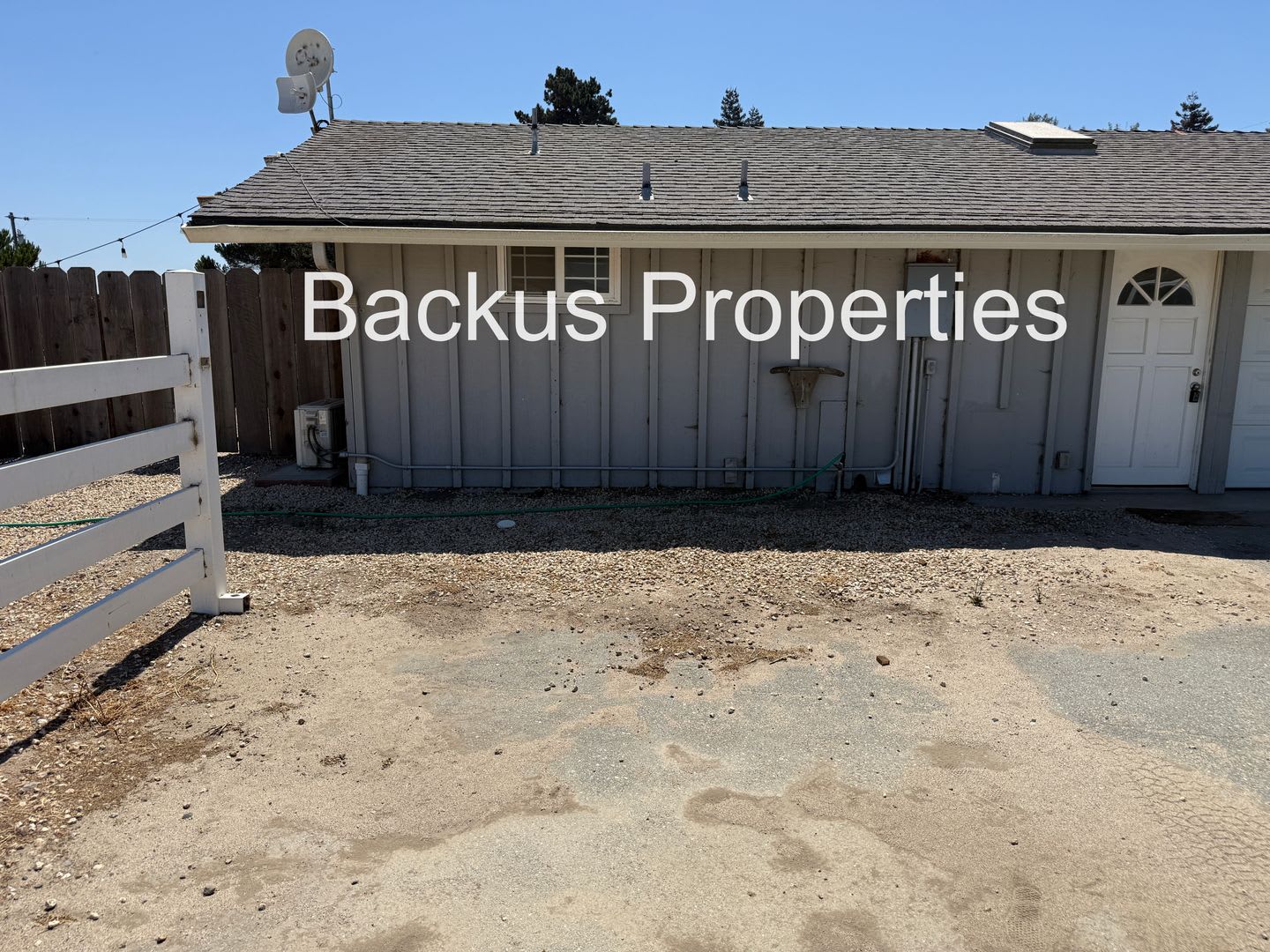 Great studio with all utilities included off of River Rd – photo 3