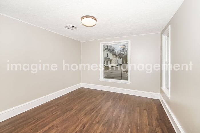 916 Northeast 20th Avenue – photo 5