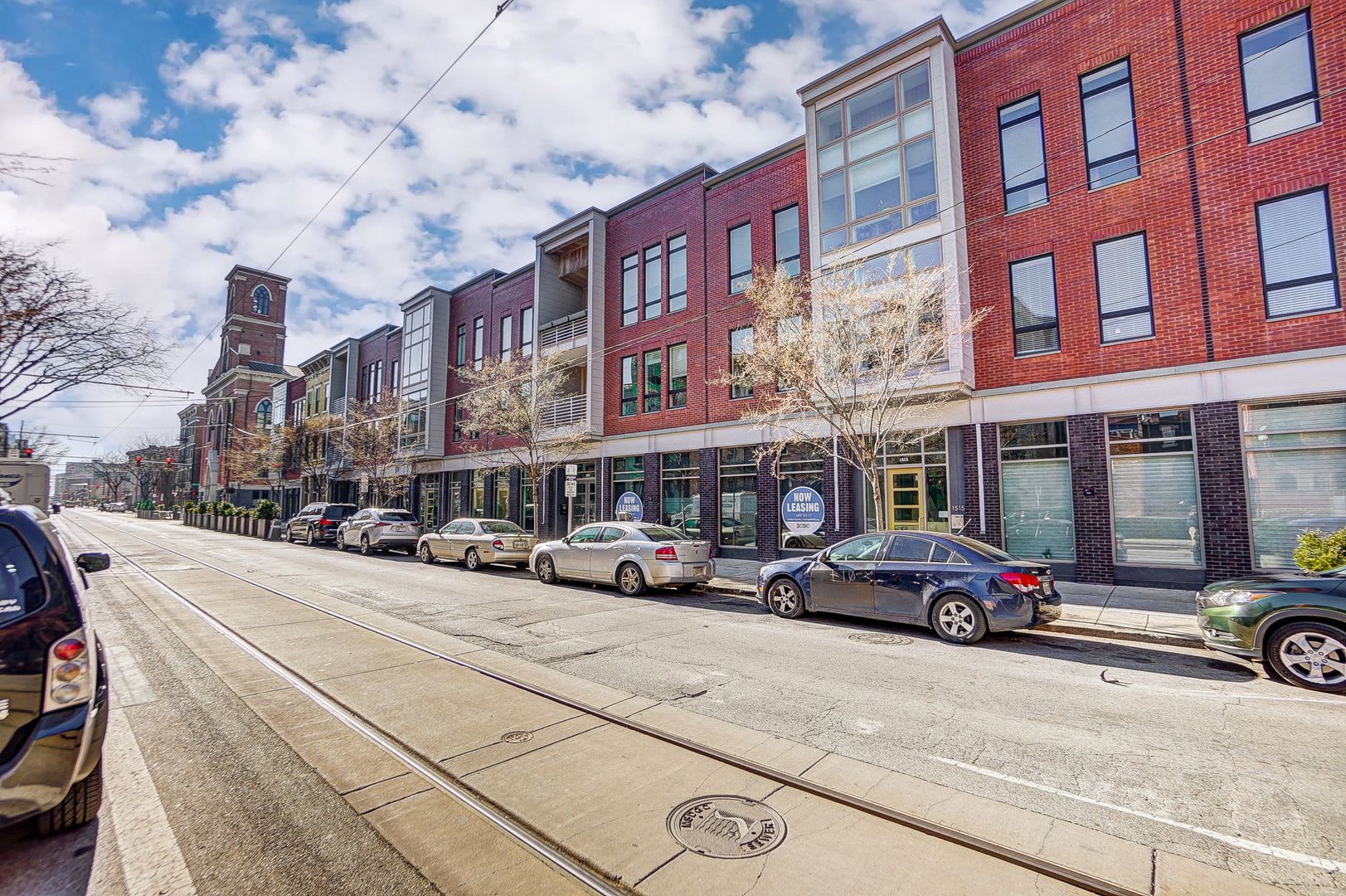 Large 2 bedroom in OTR – photo 2