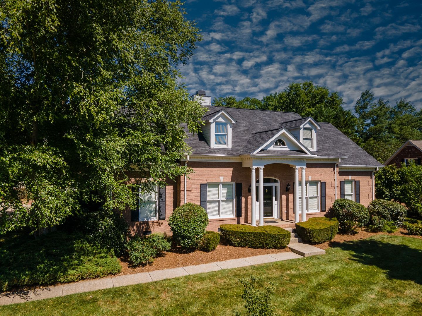 **IMMACULATE BRENTWOOD HOME IN DESIRABLE HUNTERWOOD NEIGHBORHOOD** – photo 4