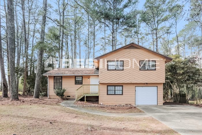 3943 Woodland Circle Southeast – photo 1