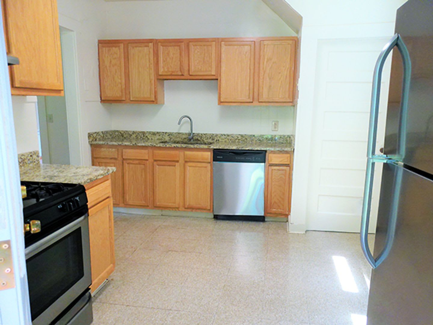 948 Ackerman – photo 2