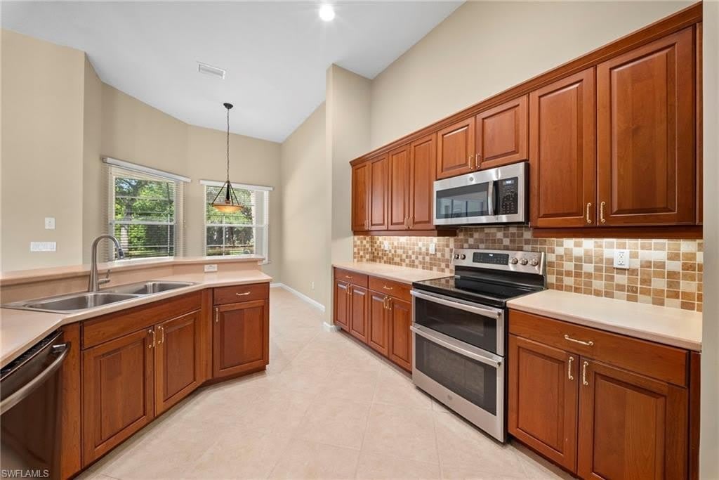 7914 Founders Cir lot: 36 – photo 5