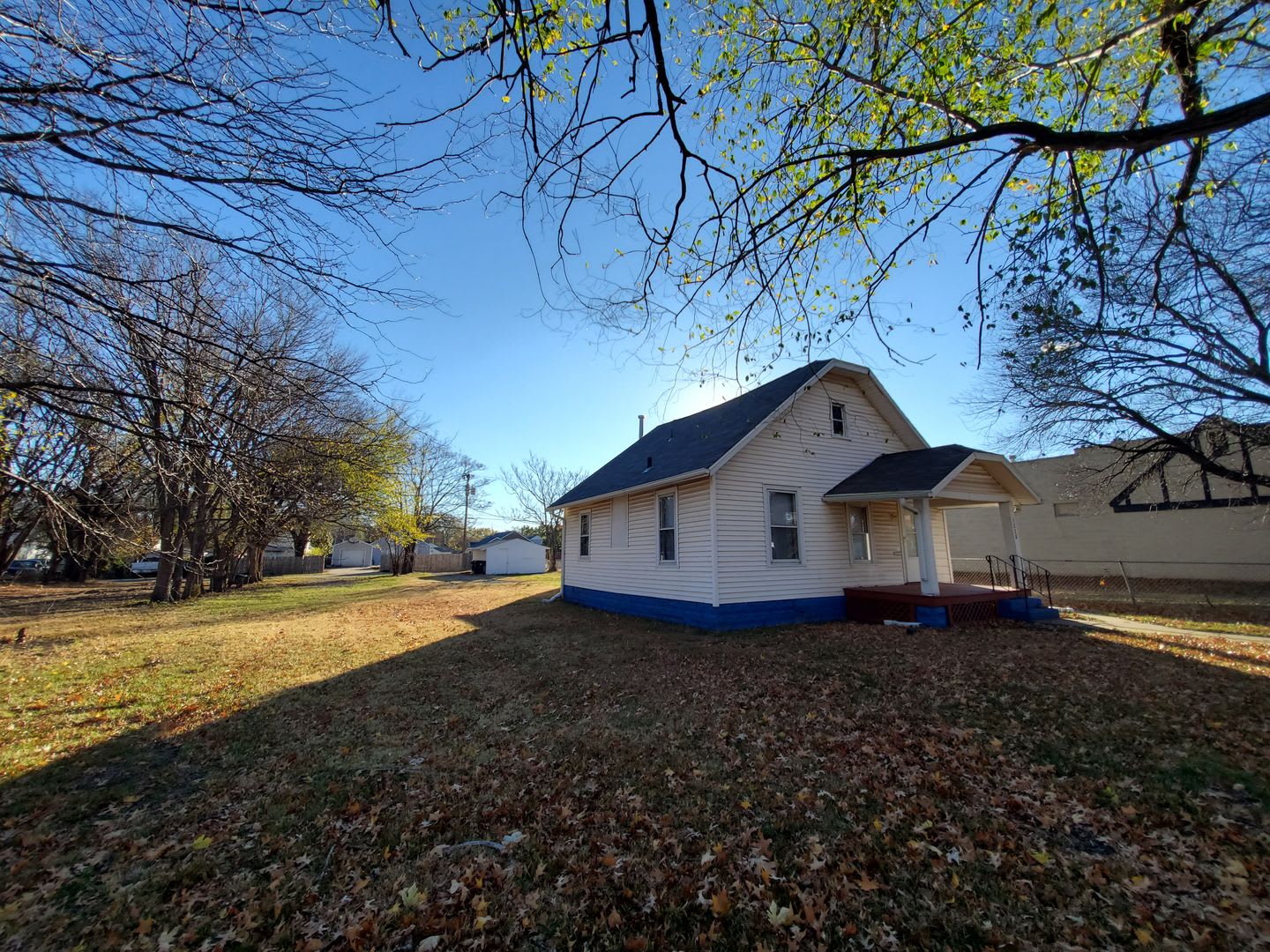 Great Central Location Home Nice Home With Appliances Close To Washburn University – photo 3