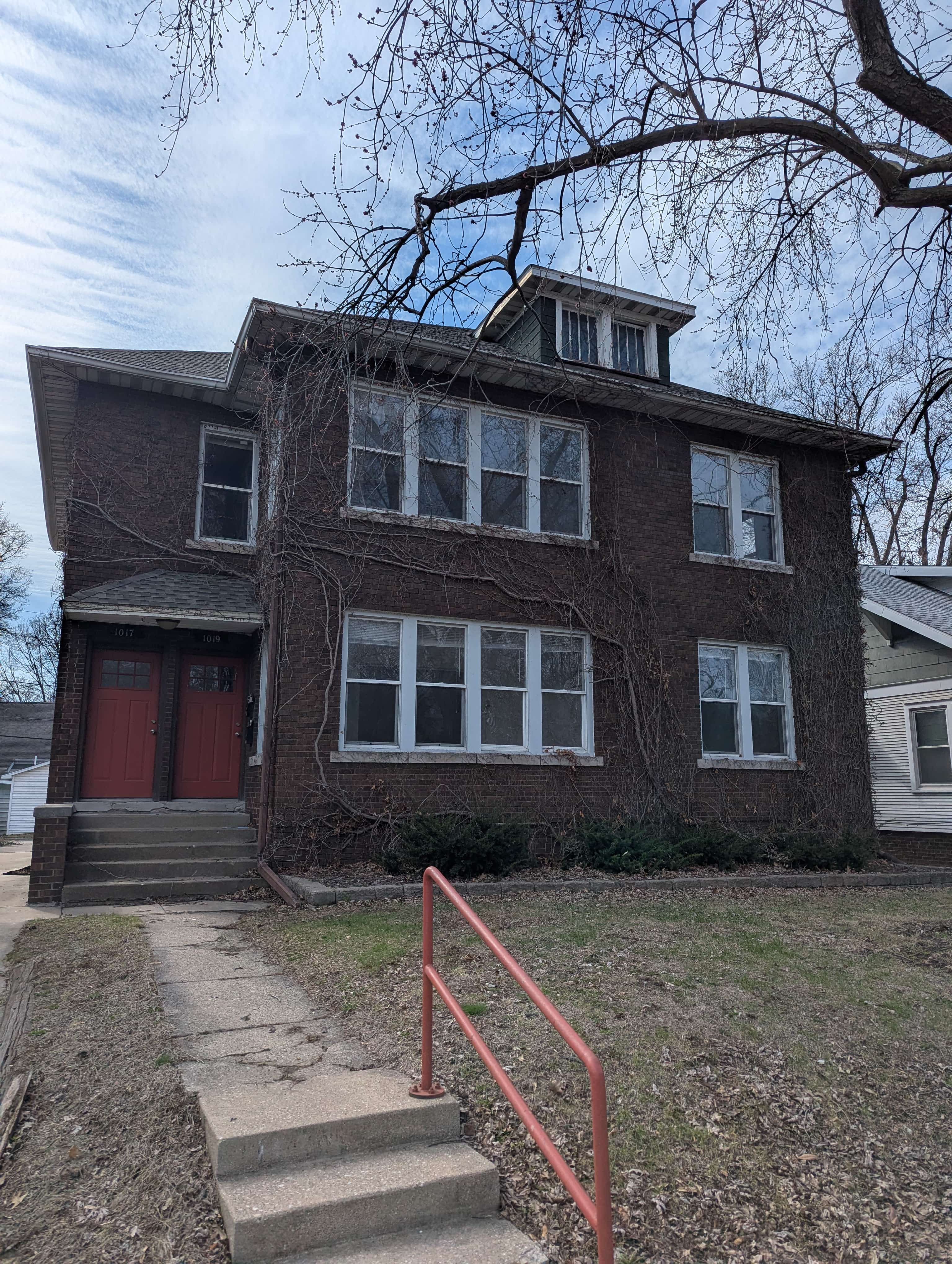 1019 North Farmington Road – photo 1
