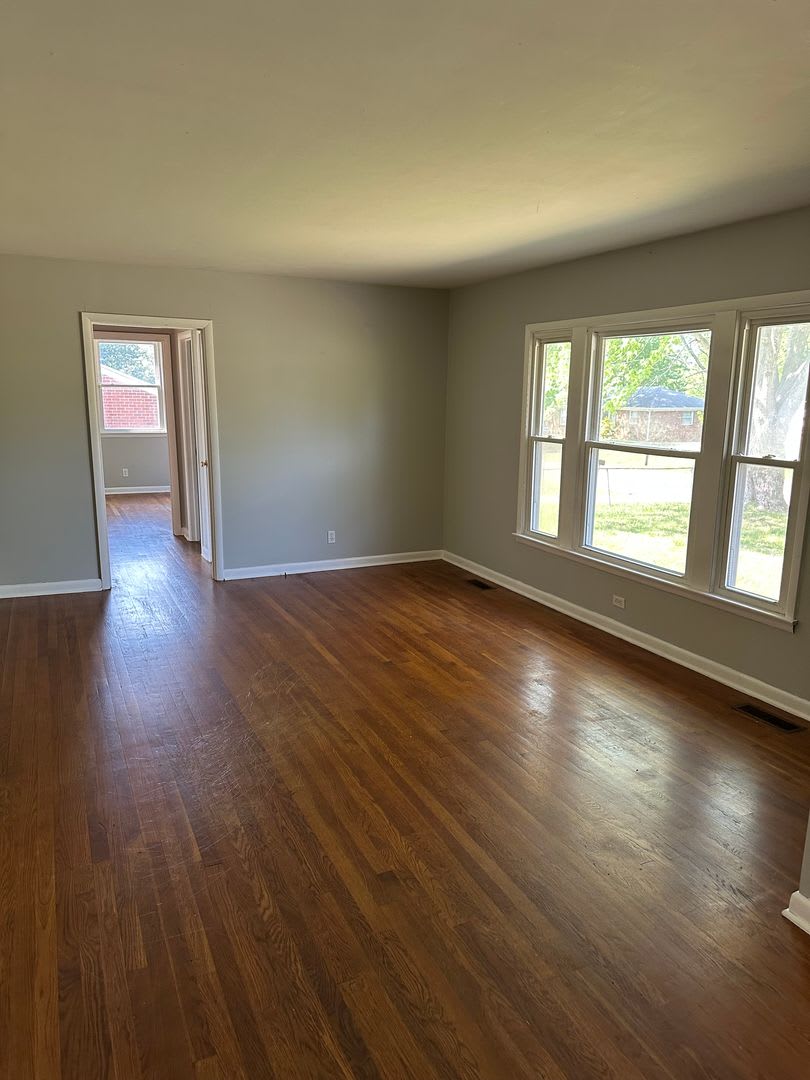 A quaint three bedroom one bath single family house in Lakewood Manor Subdivision – photo 4