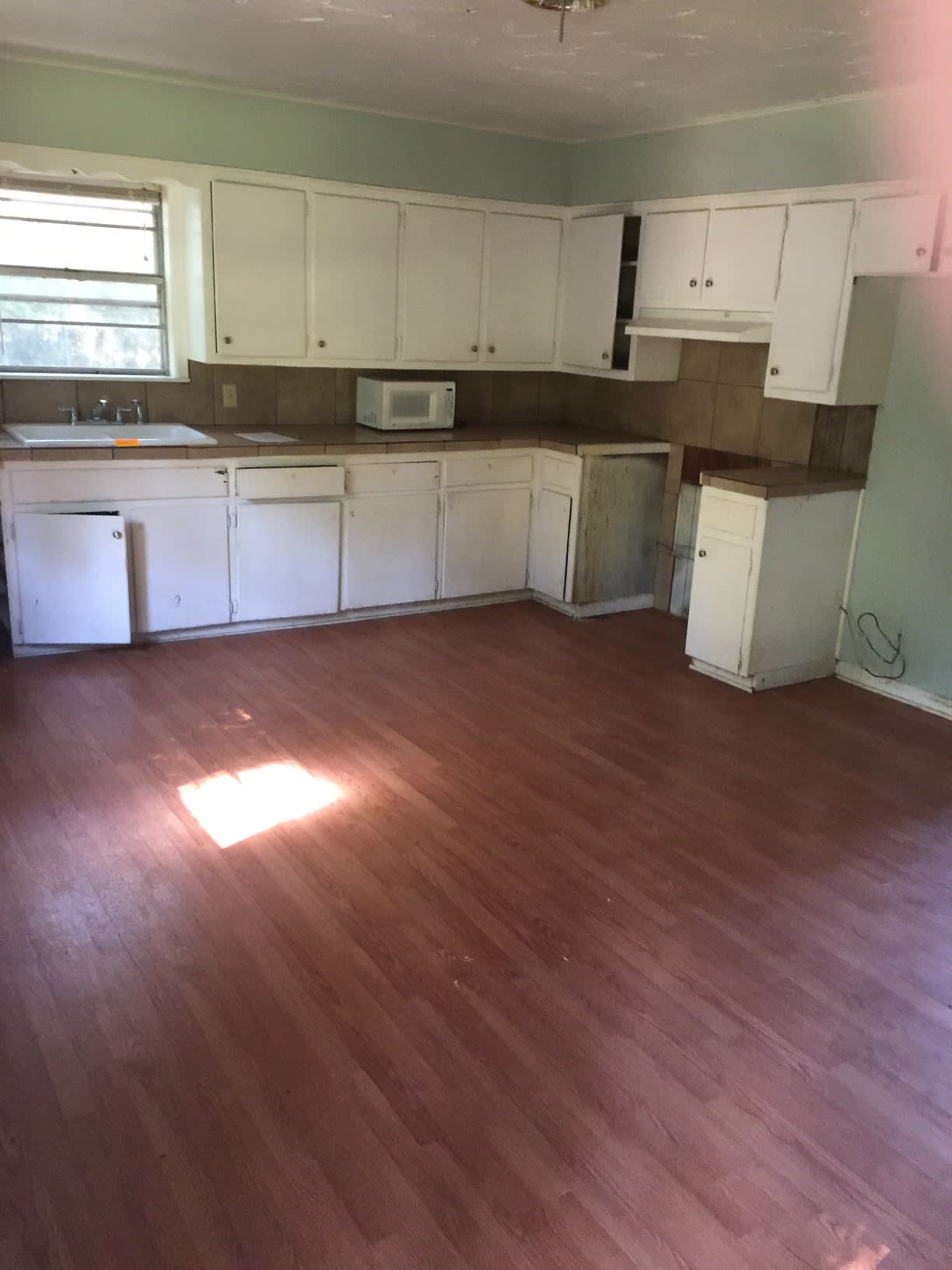 110 Perry ST – photo 2