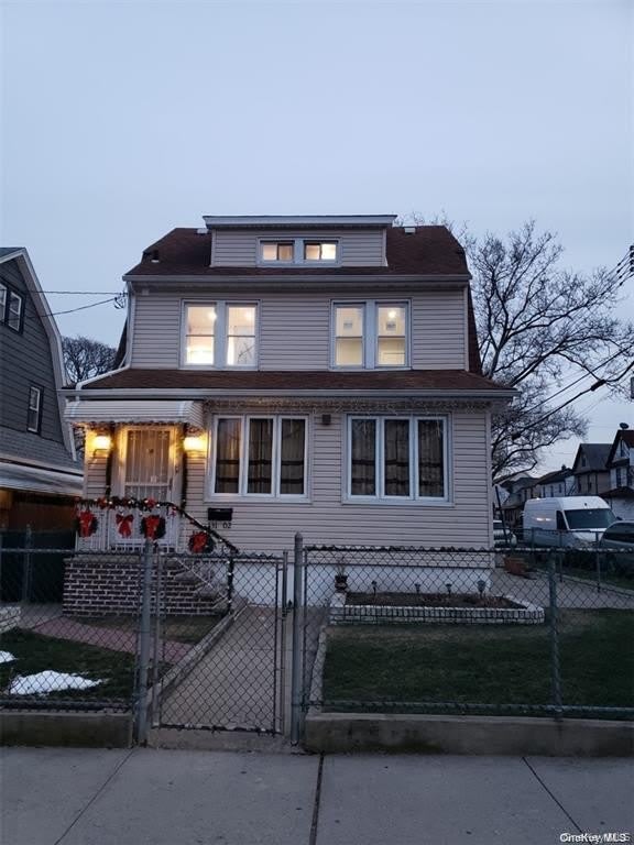 131-02 107th Avenue – photo 1