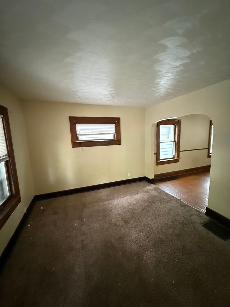3 Bed 1 Bath – photo 2