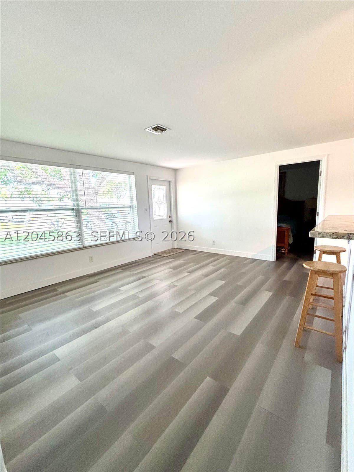 5809 Sullivan Rd – photo 2