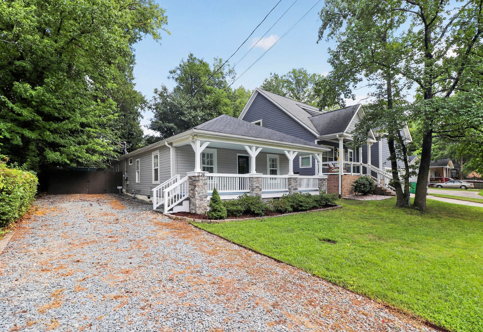Gorgeous 3 Bedroom Home in Belmont Neighborhood! – photo 2