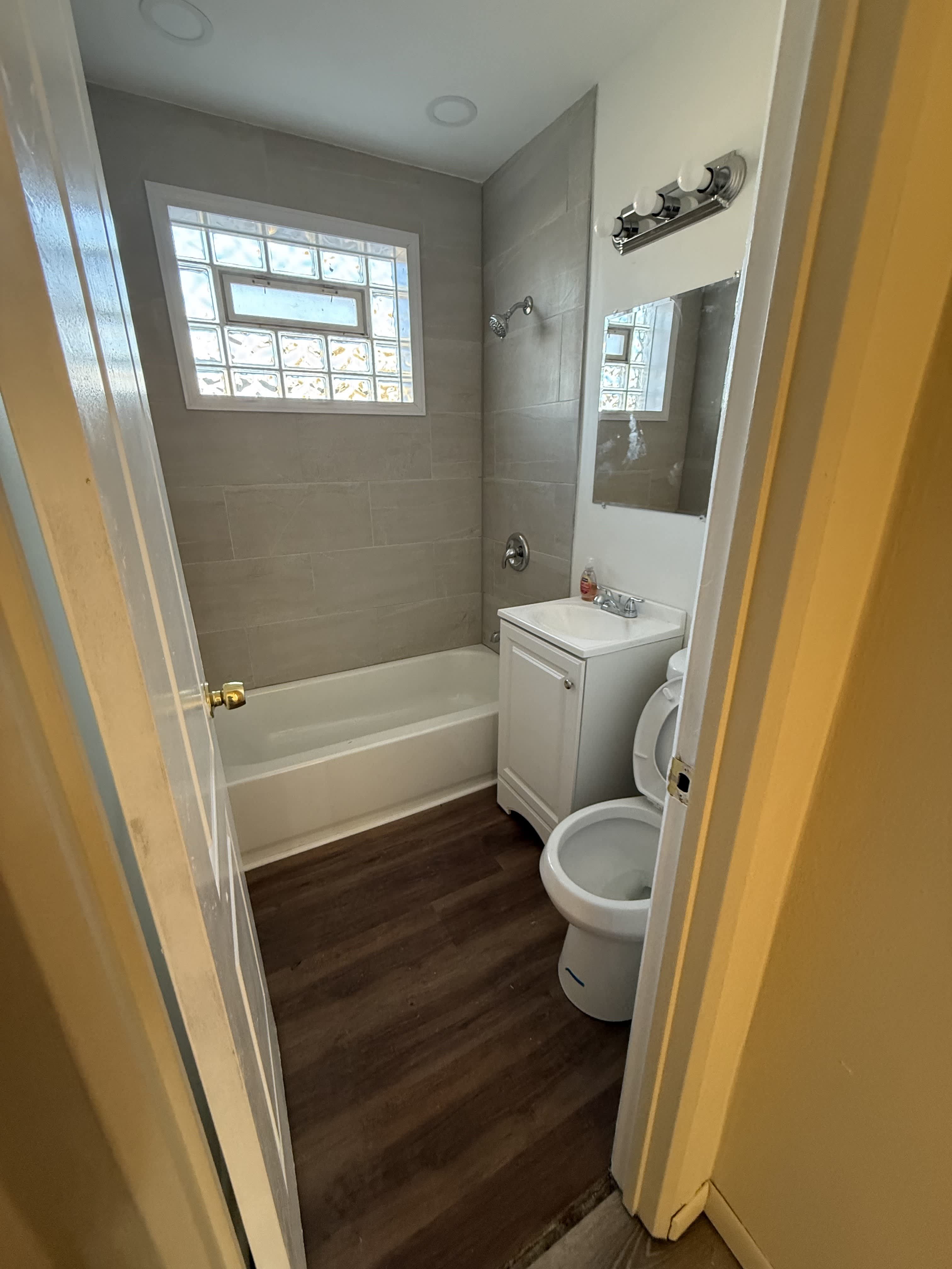 7616 Howard Ave – photo 2