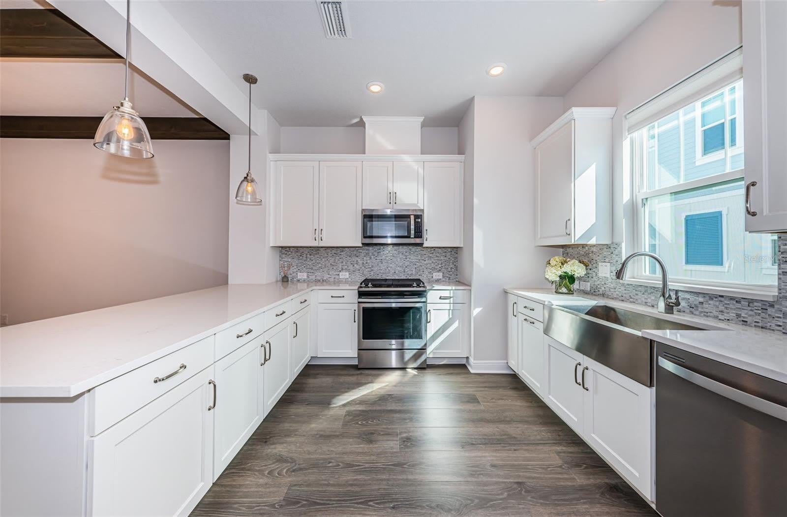 815 BURLINGTON Avenue N – photo 4