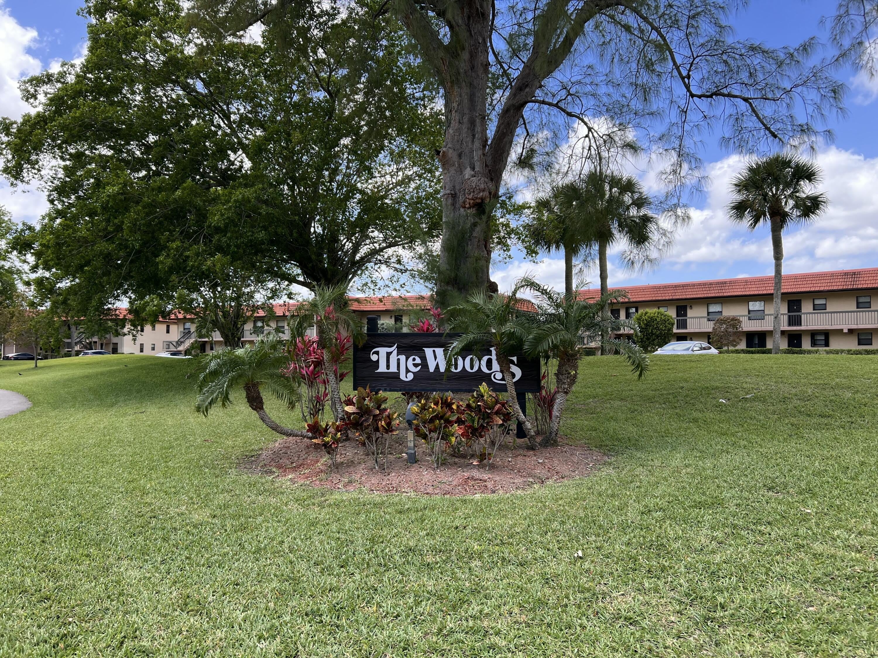 21911 Lake Forest Circle – photo 2