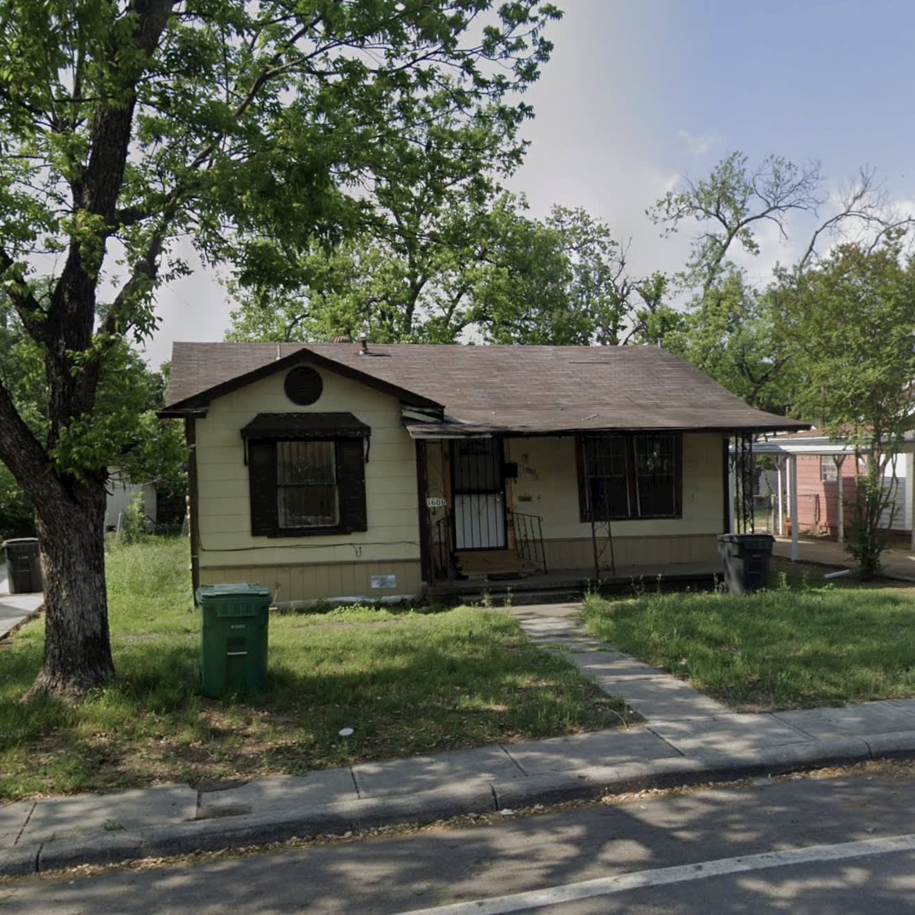 1606 Fresno St – photo 1