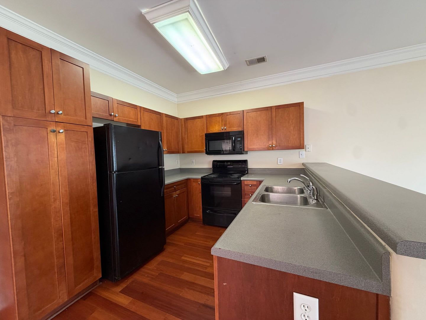 PRE-LEASING FOR AUGUST 6TH 2027! – photo 4