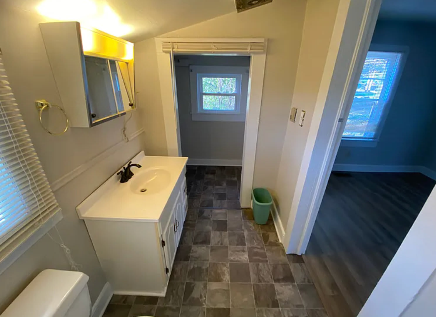 105 Lake Ave – photo 3