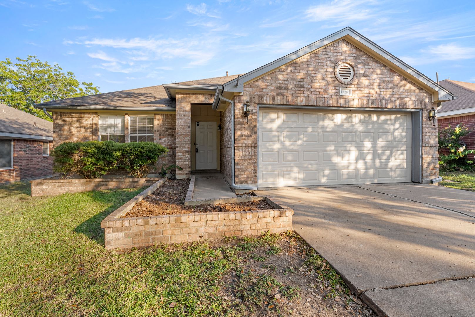 Home Sweet Haven: Warm, Welcoming Oasis in North Austin! – photo 2