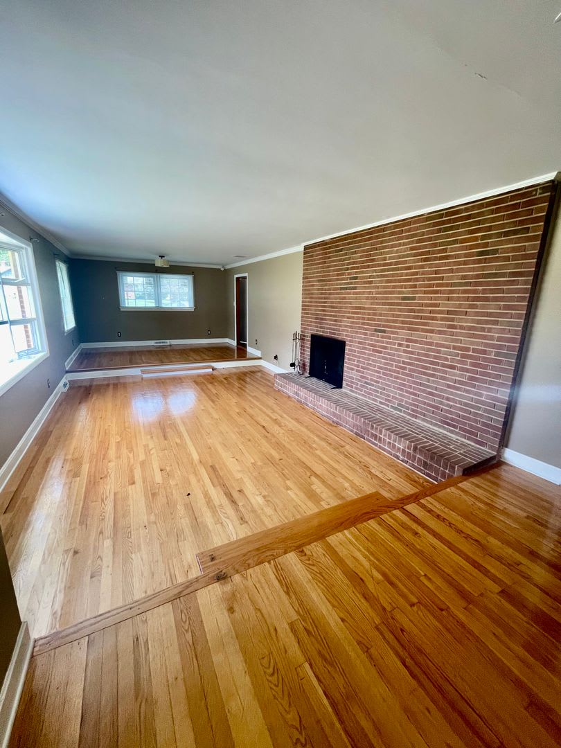 This charming 3-bedroom, 1 1/2 -bath home in Dalebrook (Charlotte, NC) – photo 2