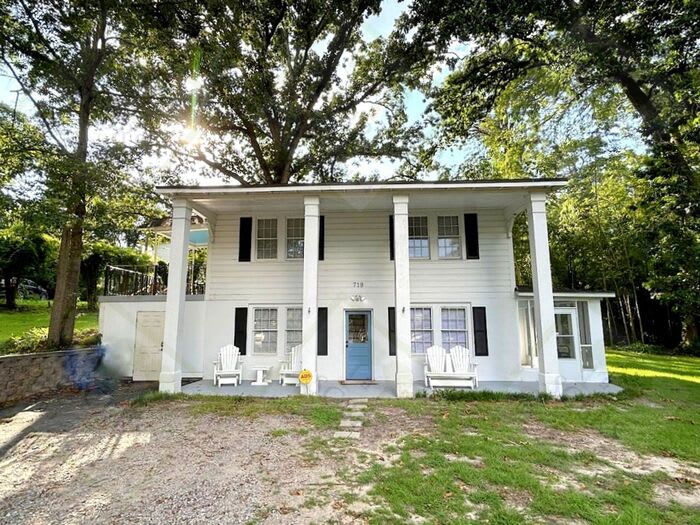 719 Beltline Boulevard – photo 1