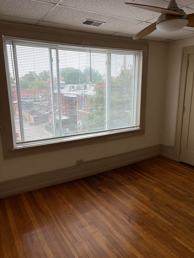798 W Market St – photo 3