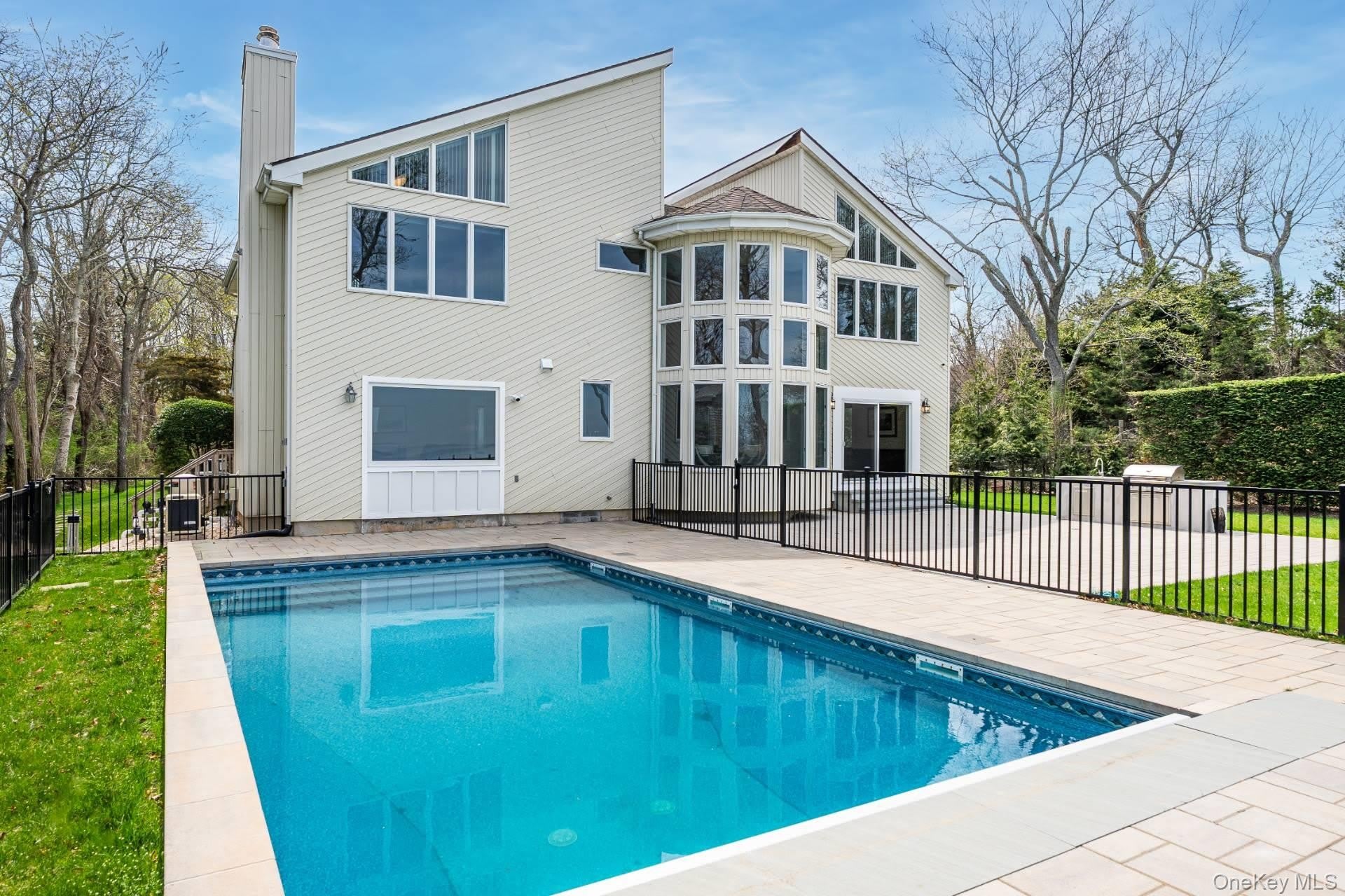 16125 Soundview Avenue – photo 3
