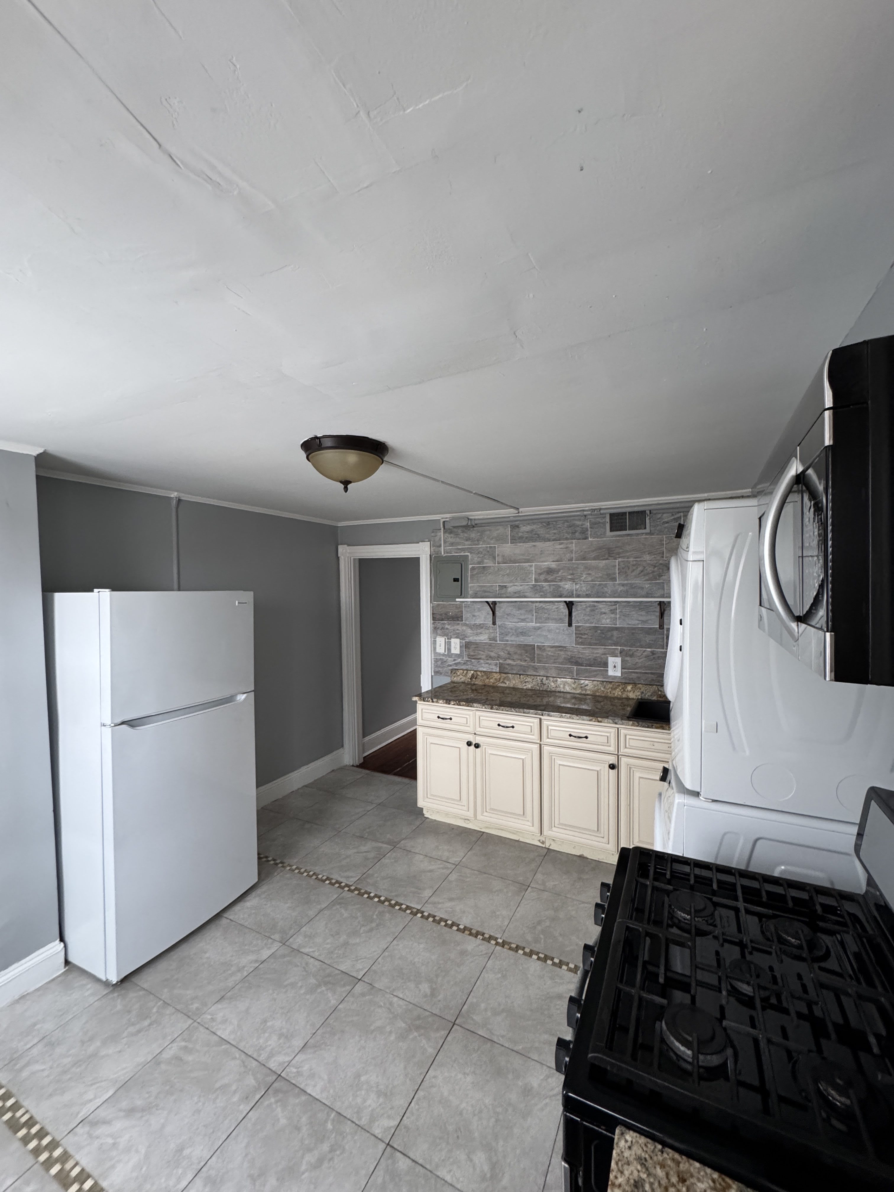 436 Ilchester Ave – photo 3
