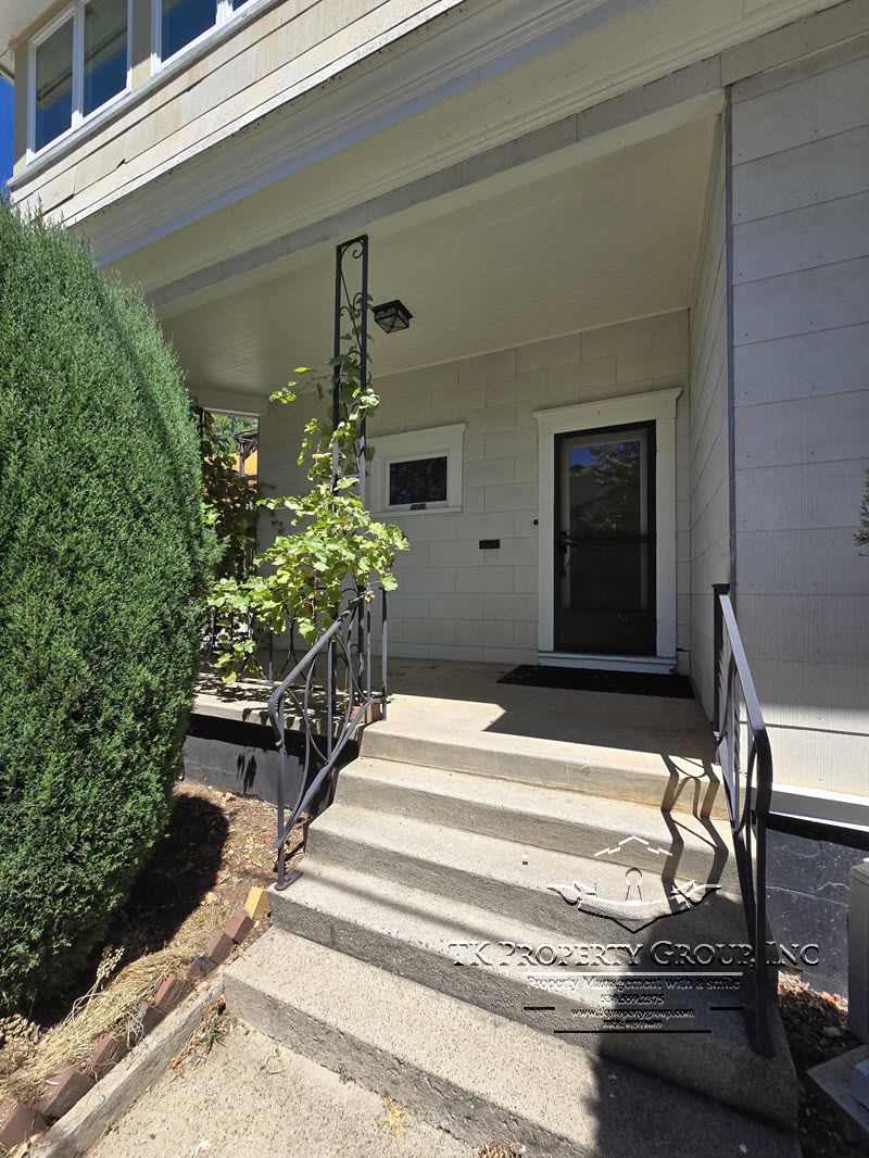 209 North Auburn Street – photo 3