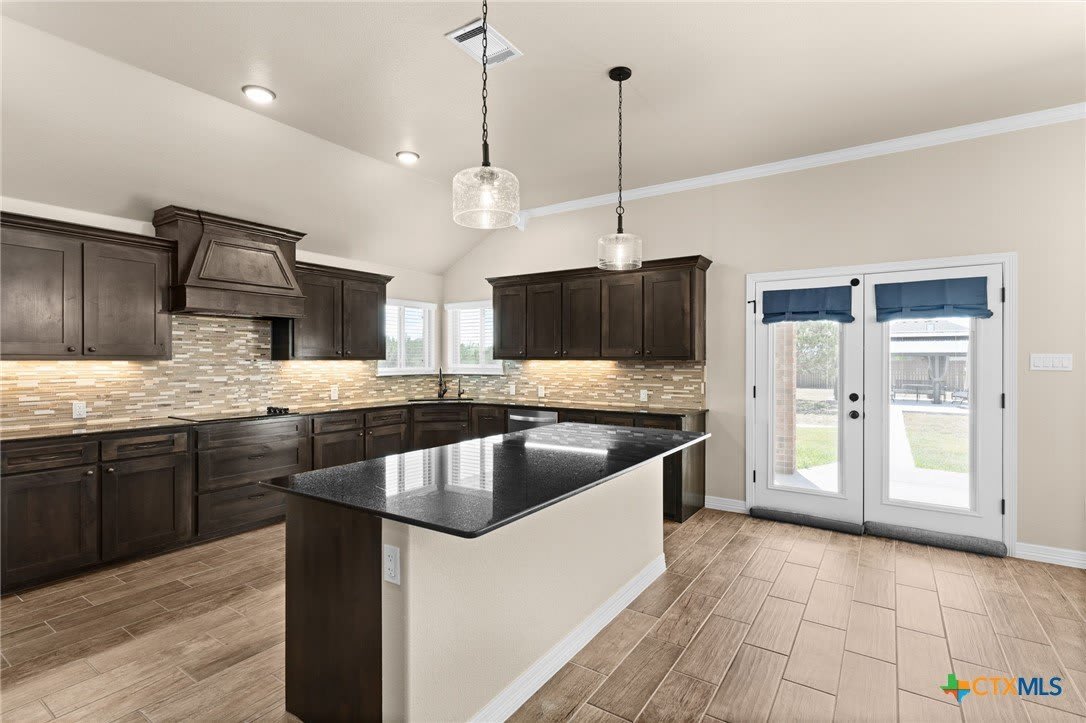 300 Martin Drive – photo 5