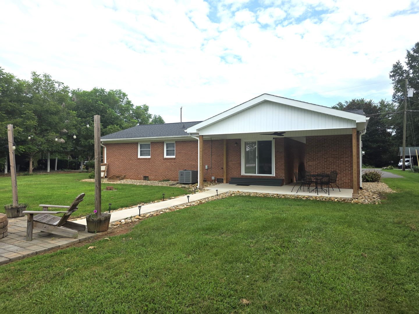 3 Bed • 1.5 Bath – Dobson, NC – photo 2