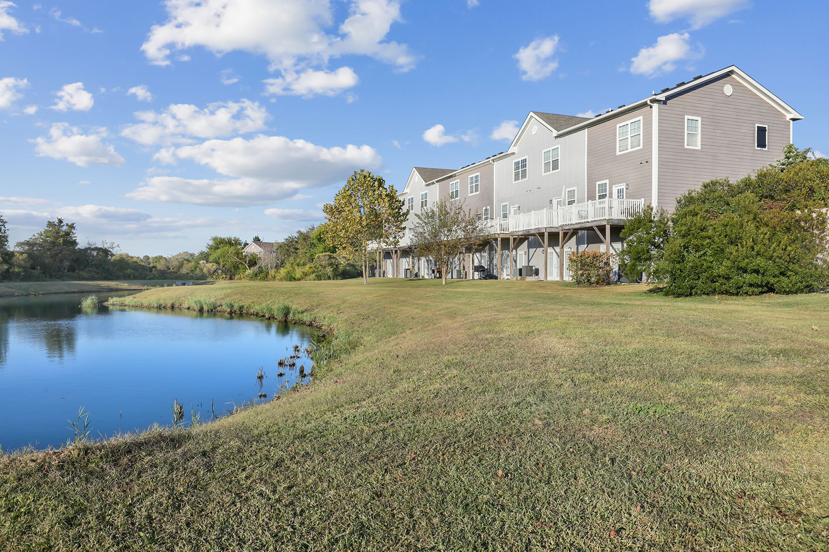608 Charlton Dr – photo 5