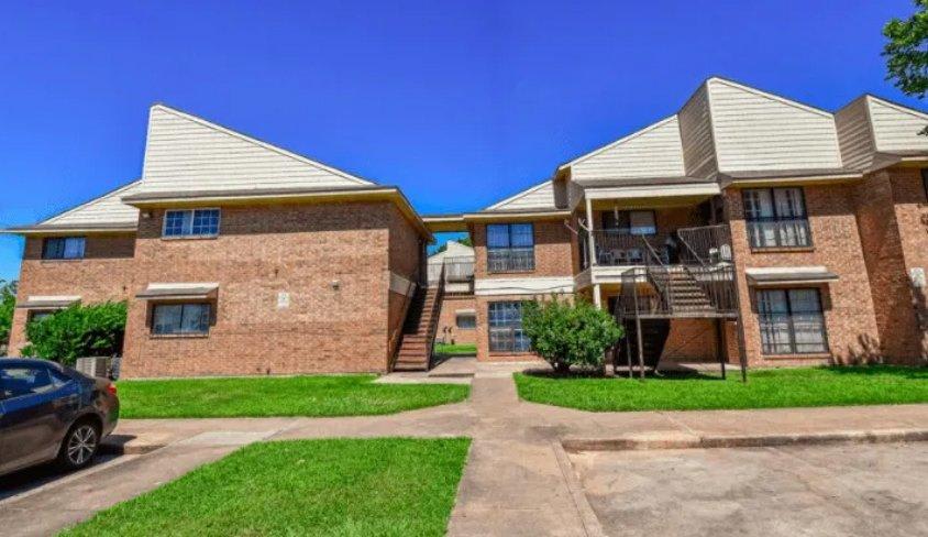 3444 Depot St. – photo 1