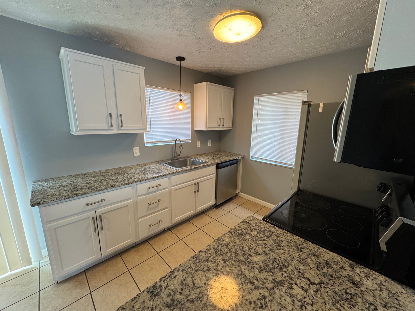 East Fountain Square 3 Bedrooms 1.5 Baths – photo 5