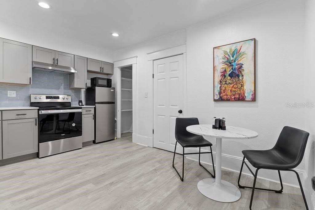 412 E HARWOOD Street – photo 5