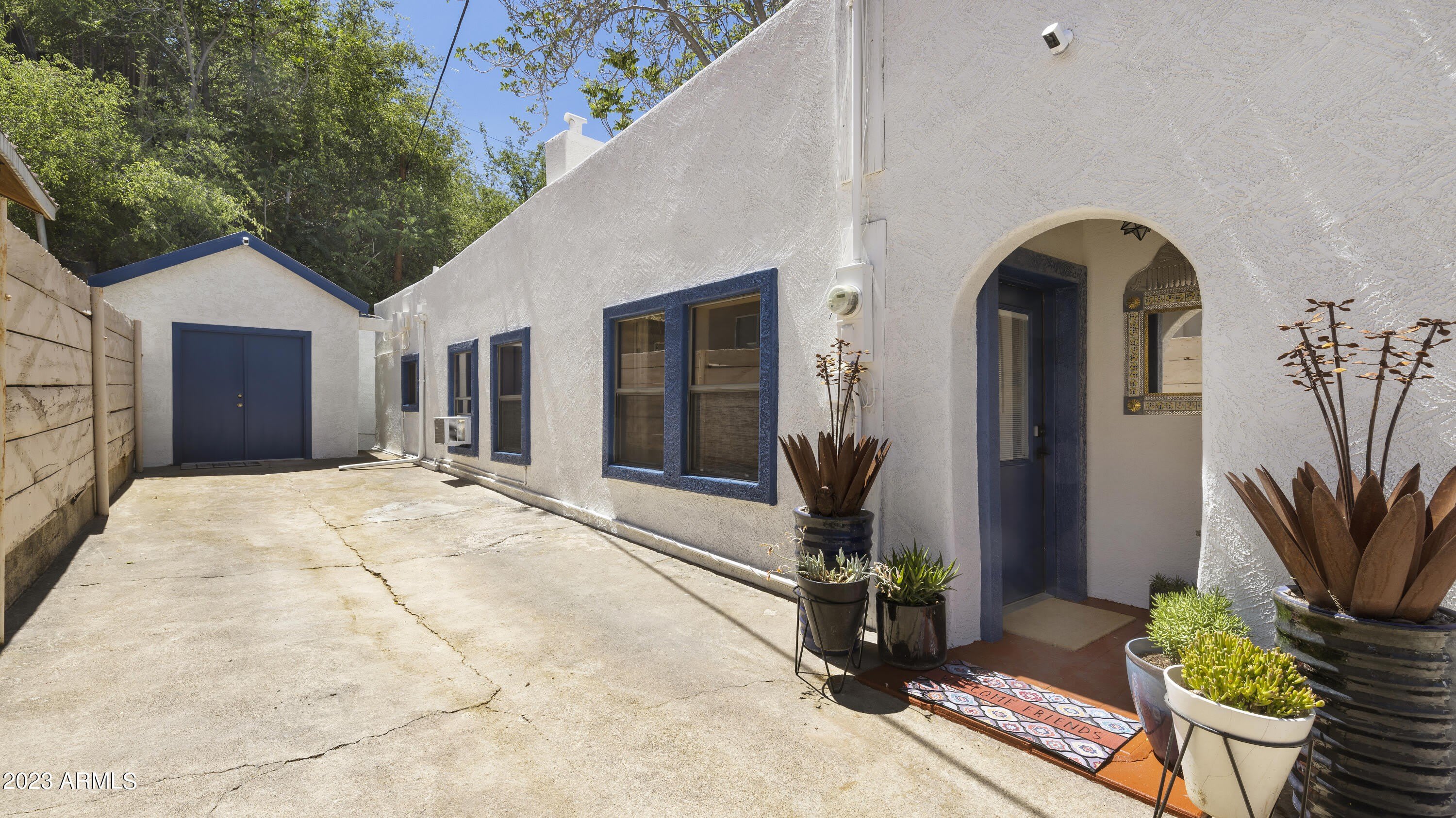 188 S ADONIS Avenue – photo 2