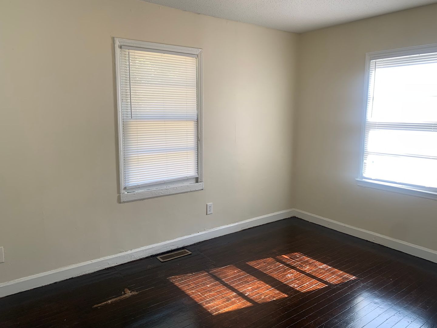 Adorable Three Bedroom Home! – photo 5
